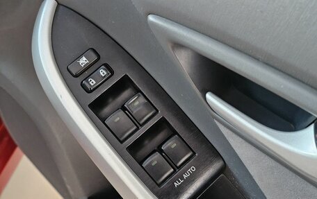 Toyota Prius, 2011 год, 1 075 000 рублей, 15 фотография