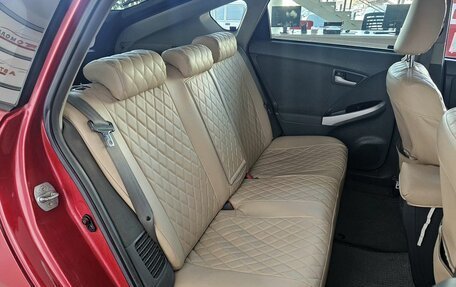 Toyota Prius, 2011 год, 1 075 000 рублей, 16 фотография