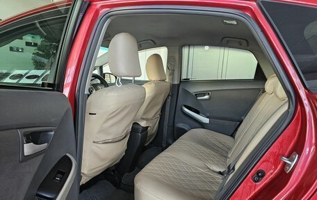 Toyota Prius, 2011 год, 1 075 000 рублей, 17 фотография