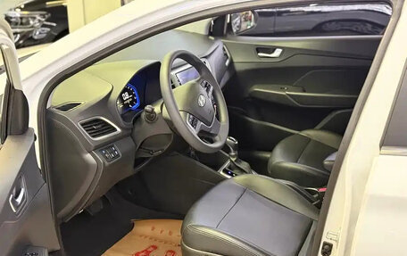 Hyundai Verna, 2021 год, 1 050 000 рублей, 5 фотография