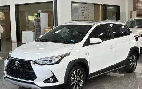 Toyota Yaris XP150 рестайлинг, 2022 год, 1 230 000 рублей, 3 фотография