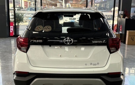 Toyota Yaris XP150 рестайлинг, 2022 год, 1 230 000 рублей, 5 фотография