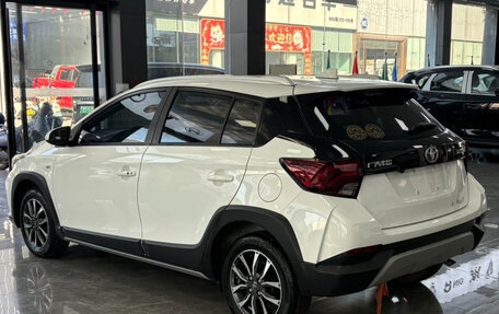 Toyota Yaris XP150 рестайлинг, 2022 год, 1 230 000 рублей, 6 фотография