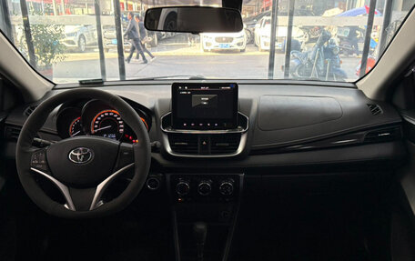 Toyota Yaris XP150 рестайлинг, 2022 год, 1 230 000 рублей, 9 фотография