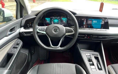 Volkswagen Golf VIII, 2021 год, 1 590 000 рублей, 9 фотография