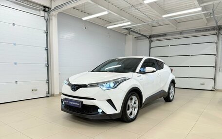 Toyota C-HR I рестайлинг, 2018 год, 2 399 900 рублей, 2 фотография
