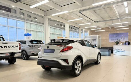 Toyota C-HR I рестайлинг, 2018 год, 2 399 900 рублей, 6 фотография