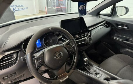 Toyota C-HR I рестайлинг, 2018 год, 2 399 900 рублей, 11 фотография