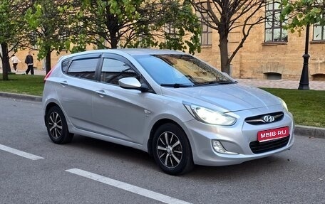 Hyundai Solaris II рестайлинг, 2011 год, 938 000 рублей, 1 фотография