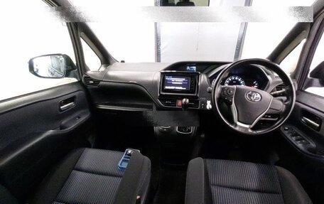 Toyota Noah III, 2015 год, 2 250 000 рублей, 5 фотография