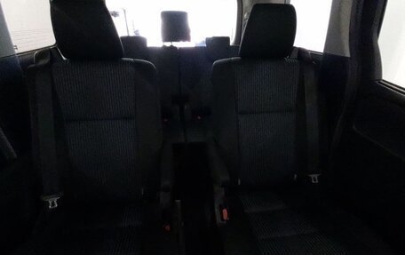 Toyota Noah III, 2015 год, 2 250 000 рублей, 6 фотография