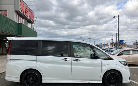 Honda Stepwgn IV, 2020 год, 1 870 000 рублей, 4 фотография