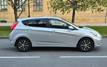 Hyundai Solaris II рестайлинг, 2011 год, 938 000 рублей, 2 фотография