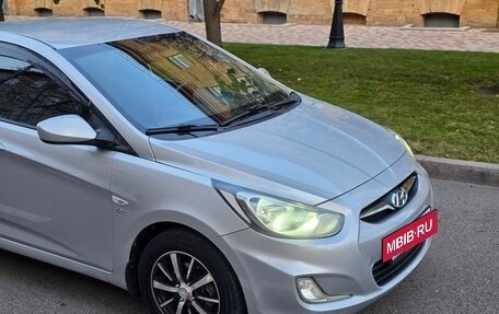 Hyundai Solaris II рестайлинг, 2011 год, 938 000 рублей, 12 фотография