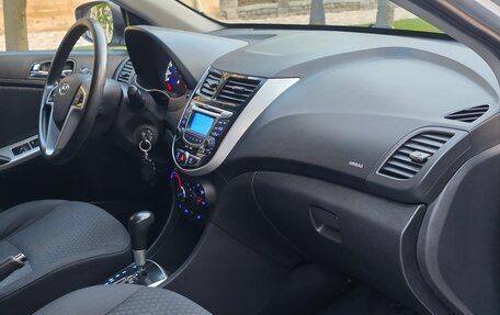 Hyundai Solaris II рестайлинг, 2011 год, 938 000 рублей, 23 фотография