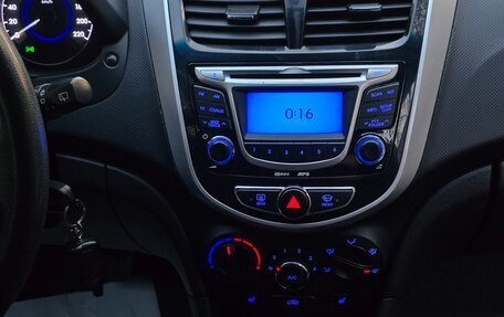 Hyundai Solaris II рестайлинг, 2011 год, 938 000 рублей, 24 фотография