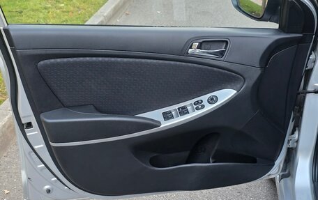 Hyundai Solaris II рестайлинг, 2011 год, 938 000 рублей, 28 фотография