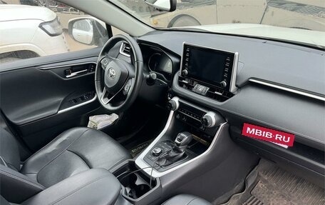 Toyota RAV4, 2021 год, 3 875 000 рублей, 4 фотография