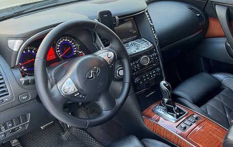 Infiniti FX II, 2010 год, 2 000 000 рублей, 12 фотография