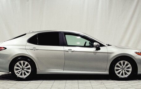 Toyota Camry, 2020 год, 2 400 000 рублей, 4 фотография