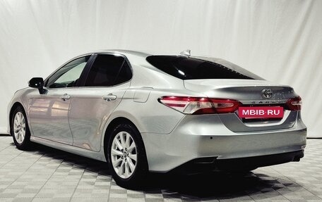 Toyota Camry, 2020 год, 2 400 000 рублей, 7 фотография