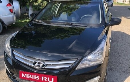 Hyundai Solaris II рестайлинг, 2015 год, 1 080 000 рублей, 1 фотография