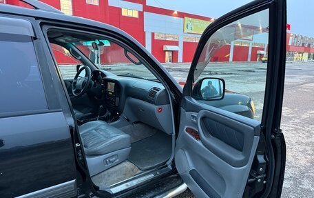 Toyota Land Cruiser 100 рестайлинг 2, 2005 год, 1 550 000 рублей, 18 фотография