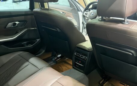 BMW 3 серия, 2022 год, 3 300 000 рублей, 13 фотография