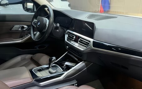 BMW 3 серия, 2022 год, 3 300 000 рублей, 10 фотография