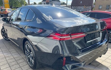 BMW 5 серия, 2024 год, 11 120 000 рублей, 2 фотография