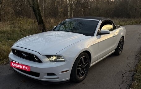 Ford Mustang VI рестайлинг, 2013 год, 1 700 000 рублей, 2 фотография