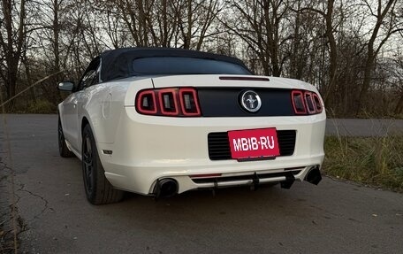 Ford Mustang VI рестайлинг, 2013 год, 1 700 000 рублей, 3 фотография