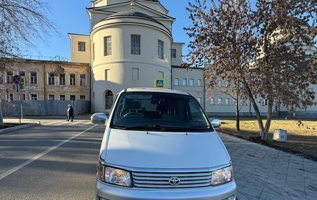 Toyota Regius, 1997 год, 1 270 000 рублей, 4 фотография