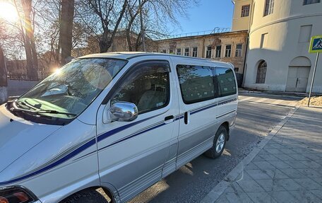 Toyota Regius, 1997 год, 1 270 000 рублей, 8 фотография