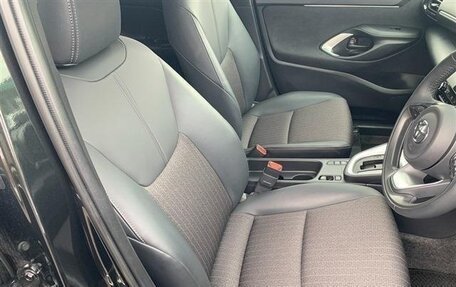 Toyota Yaris Cross, 2021 год, 1 300 000 рублей, 10 фотография