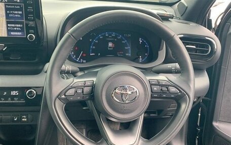 Toyota Yaris Cross, 2021 год, 1 300 000 рублей, 12 фотография