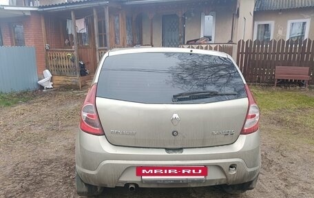 Renault Sandero I, 2010 год, 350 000 рублей, 3 фотография