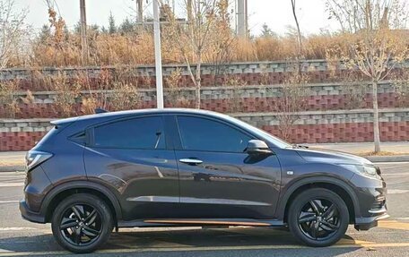 Honda Vezel, 2021 год, 1 735 000 рублей, 5 фотография