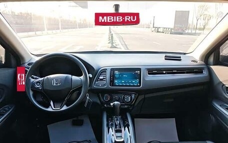 Honda Vezel, 2021 год, 1 735 000 рублей, 10 фотография