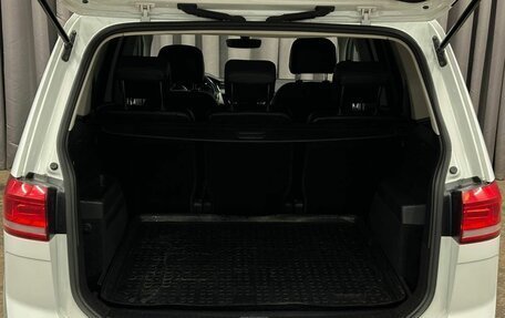 Volkswagen Touran III, 2017 год, 1 599 999 рублей, 5 фотография