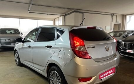 Hyundai Solaris II рестайлинг, 2013 год, 900 000 рублей, 6 фотография