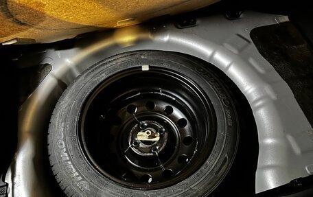 Hyundai Solaris II рестайлинг, 2013 год, 900 000 рублей, 24 фотография