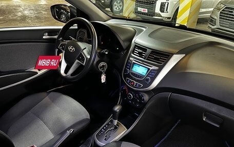 Hyundai Solaris II рестайлинг, 2013 год, 900 000 рублей, 19 фотография