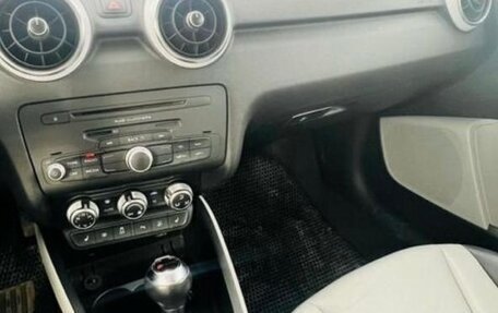 Audi A1, 2011 год, 1 350 000 рублей, 14 фотография