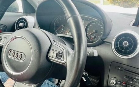 Audi A1, 2011 год, 1 350 000 рублей, 13 фотография