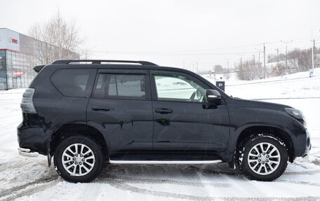 Toyota Land Cruiser Prado 150 рестайлинг 2, 2016 год, 3 650 000 рублей, 7 фотография