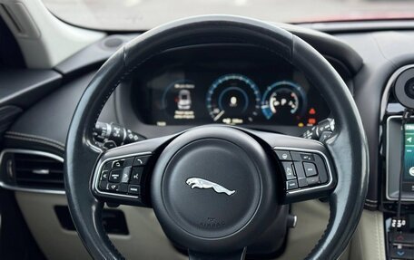 Jaguar F-Pace, 2016 год, 2 650 000 рублей, 21 фотография