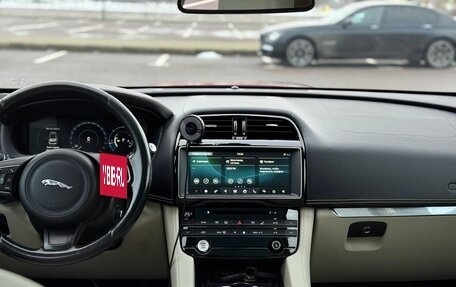 Jaguar F-Pace, 2016 год, 2 650 000 рублей, 22 фотография