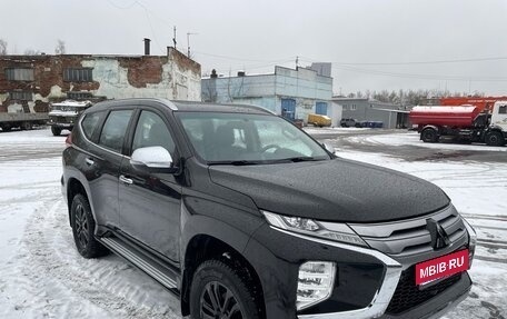 Mitsubishi Montero Sport, 2022 год, 5 750 000 рублей, 3 фотография