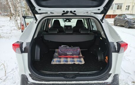 Toyota RAV4, 2022 год, 4 800 000 рублей, 7 фотография